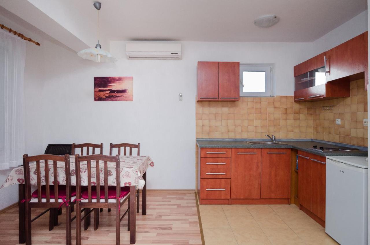 Apartments Blazenka Banjol Extérieur photo